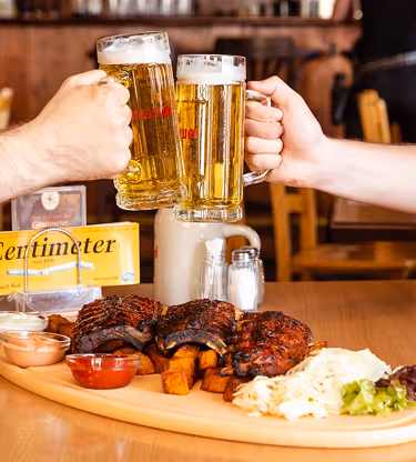 Centimeter bei den Stadtbahnbögen Bier