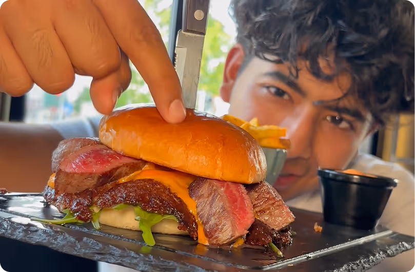 Hotline 5 Black Angus Steak Burger