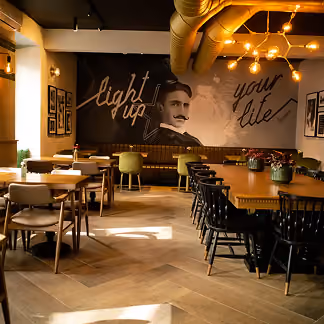 Tesla Pizza Wien Innenraum